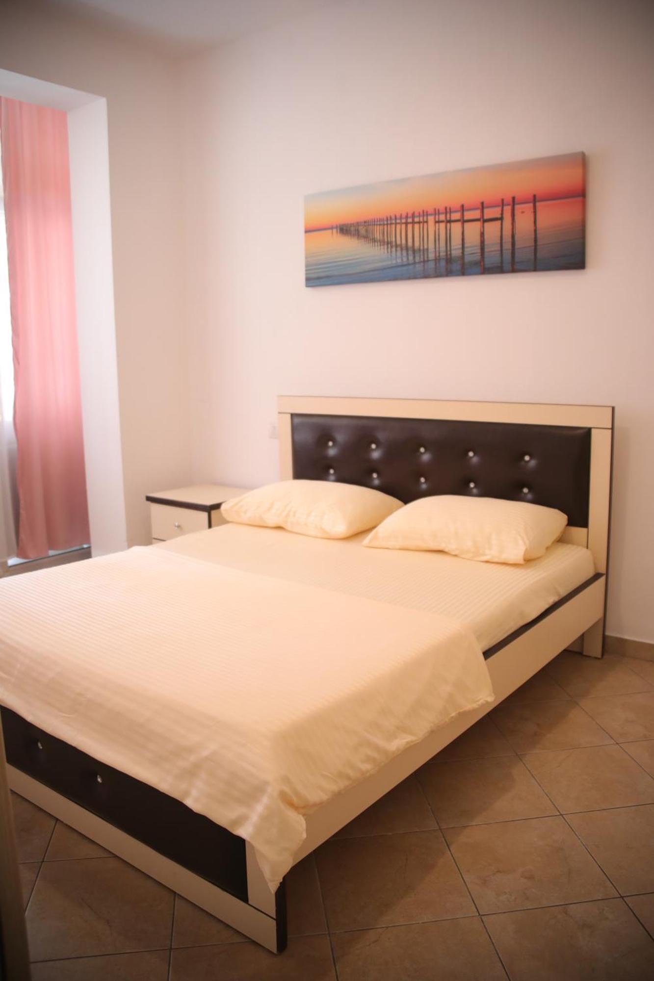 Pleasant Apartment With Free Dedicated Parking In Komuna E Parisit Tirana Exteriér fotografie