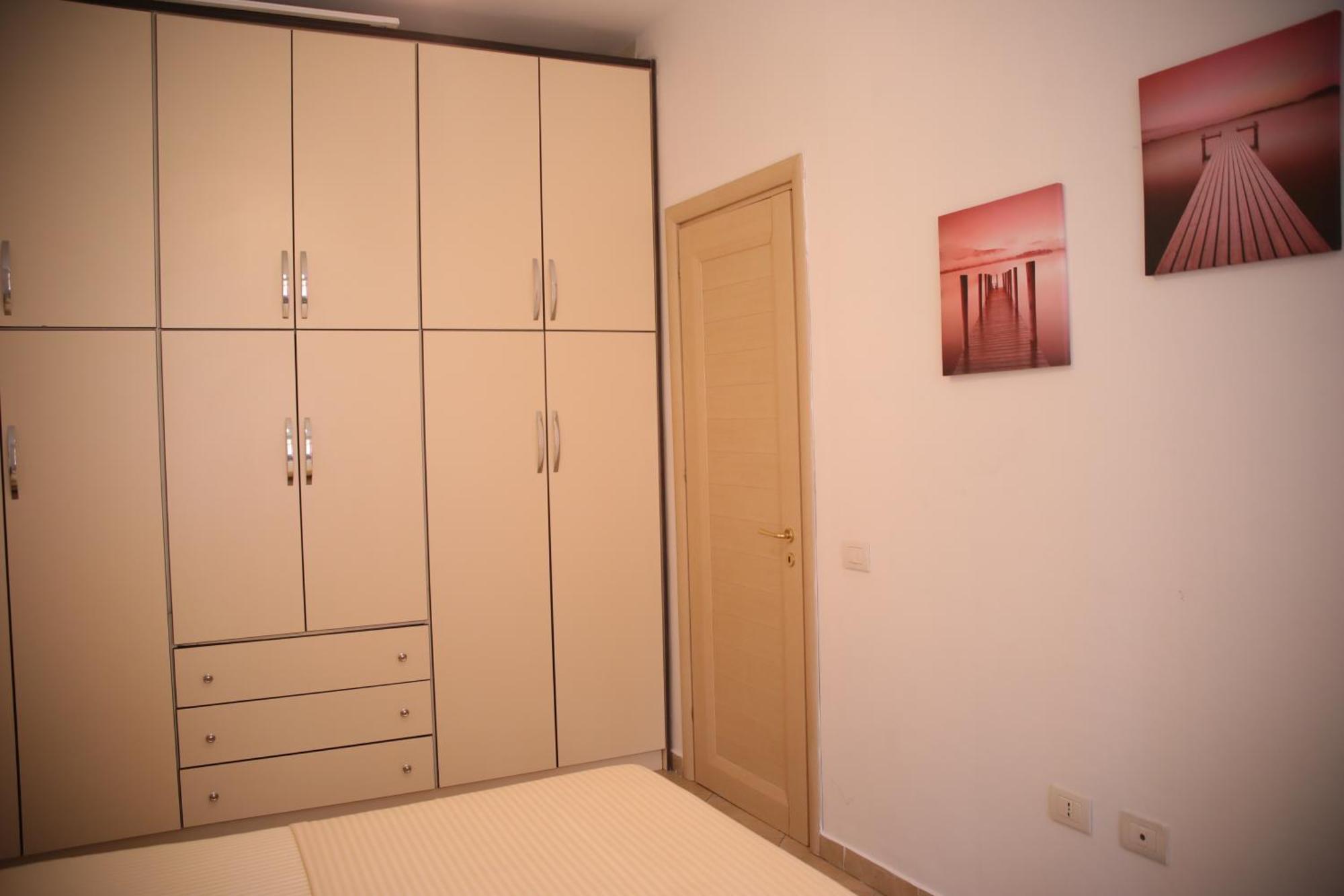Pleasant Apartment With Free Dedicated Parking In Komuna E Parisit Tirana Exteriér fotografie